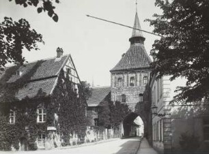 Stralsund, Kütertor : Stralsund. Kütertor, links Jugendherberge
