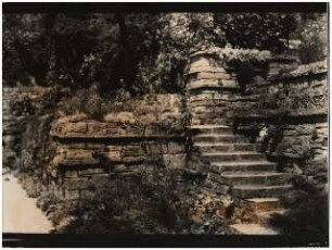 Garten Bergius, Heidelberg: Trockenmauertreppe