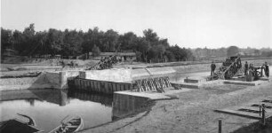 Altes Sicherheitstor am Dortmund-Ems-Kanal