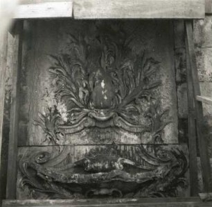 Altdöbern. Schloß. Nord-Flügel, untere Terrasse. Wandbrunnen. Sandstein (um 1750/55. Knöffler, Gottfried (1715-1779)