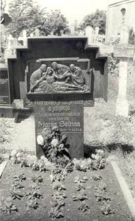 Grabkreuz in Crostwitz : Handwerkstechniken - Tischlerei. Ort: Chrósćicy / Crostwitz. Kreuz auf dem Friedhof