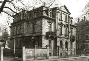 Dresden-Neustadt, Nordstraße 8. Wohnhaus (um 1875). Straßenansicht mit Einfriedung