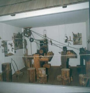 Seiffen. Werkstatt eines Holzdrechslers