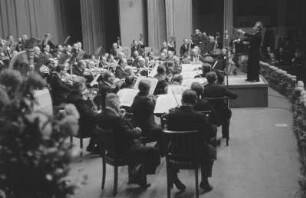 Aufnahmen eines Konzertes mit dem Berliner Sinfonie-Orchester unter Leitung des Dirigenten Professor Otto Laugs
