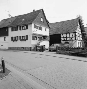 Rüdesheim, Rüdesheimer Straße 25