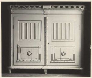 Empire-Schrank