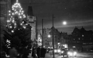 Freiburg: Weihnachtsbaum am Bertoldsbrunnen