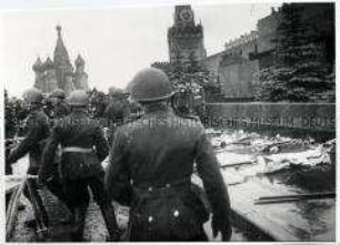 Siegesparade auf dem Roten Platz in Moskau am 24. Juni 1945