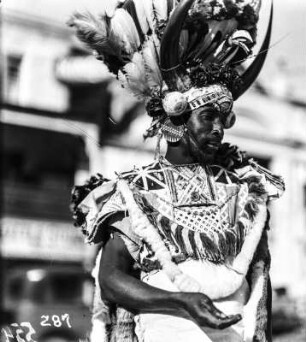 Zulu : Zulu in traditioneller Kleidung