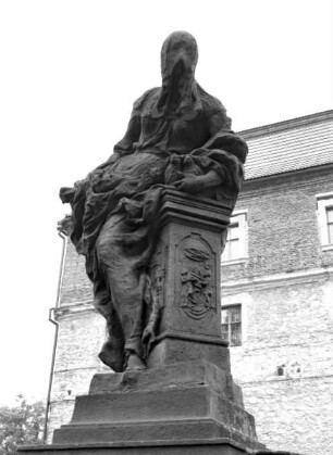 Skulptur, allegorische Darstellung: "Die Keuschheit" (Kopie). Skulptur aus der Reihe "Die zwölf Tugenden".
