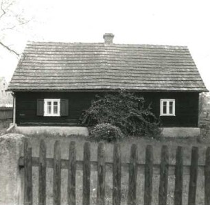 Daubitz (Rietschen-Daubitz), Dorfstraße 34. Blockhaus (1870). Gartenfront