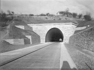 Engelbergtunnel, km 581,940 - 582,260 Südportal, Röhre Stuttgart - Heilbronn