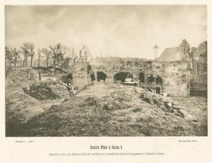 Kriegsfolgen: eine bis auf die Grundmauern zerstörte Mühle in Bastion 8, im Hintergrund eine Stadt