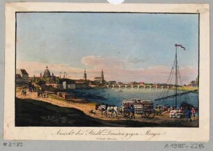 Stadtansicht von Dresden, Blick von der linken Elbseite nach Südwesten auf die Altstadt, im Vordergrund Arbeiter mit Pferdekarren und Booten
