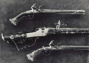 Gewehr und zwei Pistolen aus der Rüstkammer in Dresden
