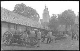 Wittenberg. Am Arsenalplatz - Geschützreinigen