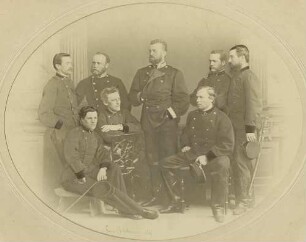 Generalquartiermeisterstab von 1861 unter Führung von Oberst Albert von Suckow, späterer Generalleutnant, Kriegsminister, acht Offiziere in Uniform, Bilder vorwiegend in Halbprofil