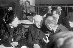 Dresden, Kurt-Fischer Platz (Olbrichtplatz), Nordhalle. Künstlerkongreß. Victor Klemperer, Germanist und Romanist, 27. Oktober 1946