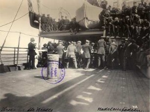 Passagierdampfer Cleveland. Bordspiele (Nadeleinfädeln) an Deck