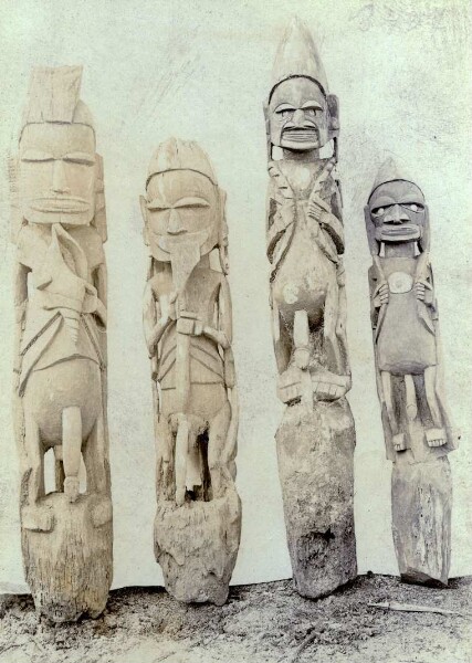 "Four marandan figures from Amba"