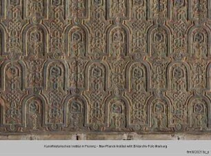 Polychrome Wandgestaltung mit Moresken