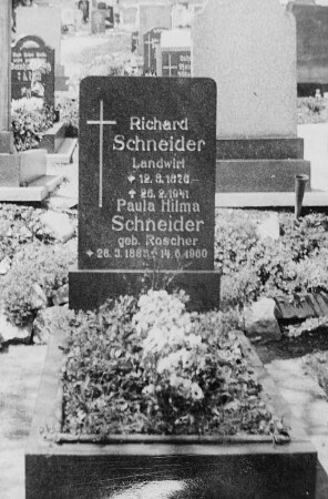 Grabstätte von Hilma Schneider und Richard Schneider (Crottendorf), Kleinbauer und Mitglied des Bundes schaffender Landwirte