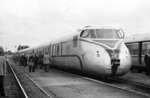 Schondorf: Gliedertriebzug (Gesamtsicht)