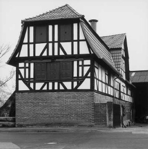 Meinhard, Kirchstraße 15