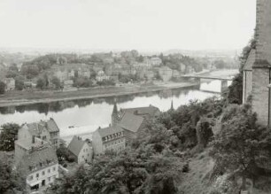Meißen, Leipziger und Hochuferstraße. Blick von der Albrechtsburg über die Elbe gegen die Stadtteile Niederfähre und Cölln