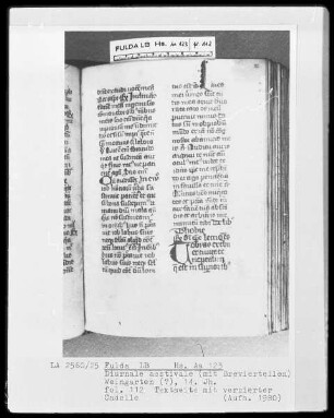 Diurnale aestivale mit Brevierteilen — Initiale L?, Folio 112recto