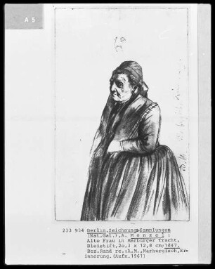 Alte Frau in Marburger Tracht