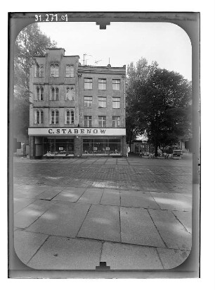 Stralsund-Altstadt, Badenstraße 2/1. Wohnhäuser mit Laden (1782 [Nr.2]). Straßenfront