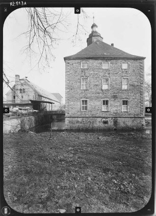 Dobitschen. Wasserschloss (Baubeginn 1696). Seitenansicht von Südwest