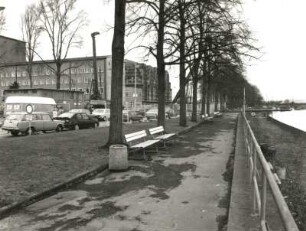 Dresden-Altstadt, Bernhard-von-Lindenau-Platz 1. Neubau Sächsischer Landtag. Blick von der Neuen Terrasse auf Altbau und Entwässerungsrohrleitungen zur Elbe