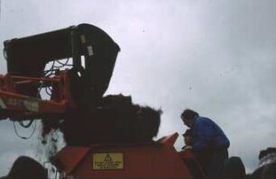 Fotografie: Fütterungstechnik, Futtermischwagen, Frontlader