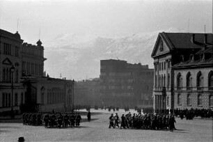 Sofia: Platz von der Sabranje, Hintergrund Witoscha[gebirge]