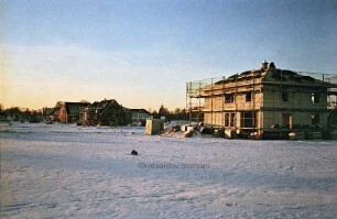 Neubaugebiet auf dem Gelände des ehemaligen Heereszeugamts mit Einfamilienhäusern im Rohbau im Winter
