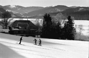 Titisee: Skiläufer am See