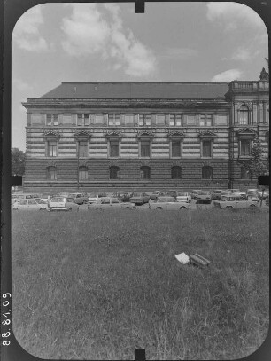 Dresden-Altstadt, Georg-Treu-Platz 1. Albertinum (Entwurf 1559-1563, Umbau 1884-1887). Teilansicht von Süden (von der Rampischen Straße)