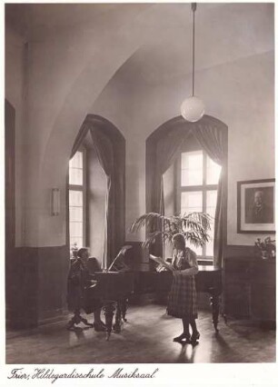 Innenansicht des Musiksaals der Hildegardisschule Trier