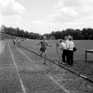 Kreissportverband Stormarn e.V.: Travestadion: Kreismeisterschaft der Leichtathletik: ein Wettkampf im Laufen