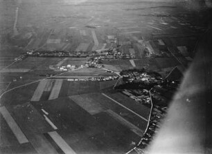 Zuckelhausen, dahinter Holzhausen bei Leipzig