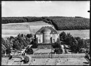 Thalheim (Erzgebirge). Blick auf Villa Minkos, Gornsdorfer Straße