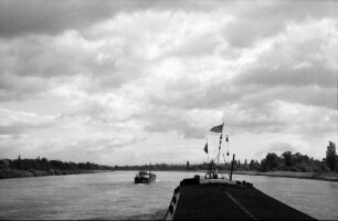 Ottmarsheim: Einfahrt in das Rheinbett