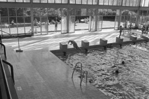 Badebetrieb im Tullabad