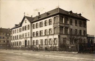 Privatalbum mit Karlsruher Motiven. Altenheim der Elisabeth v. Offensandt-Berckholtz-Stiftung, Weinbrennerstraße 60