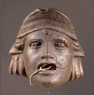 Tragische Maske mit Onkos und Diadem
