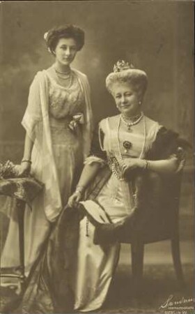 [Kaiserin Auguste Victoria mit ihrer Schwiegertochter]