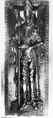 Augsburg, Dom, Grabplatte Bischof Wolfhard von Roth (gestorben 1302). Meister Otto, Meister Konrad