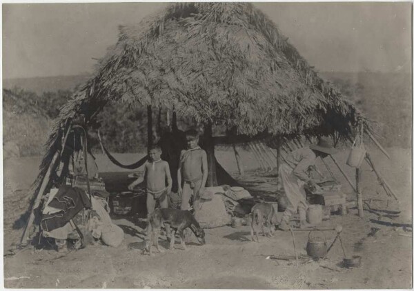 Le campement de Max Schmidt à Uazirimi, dans la région des sources du Jauru